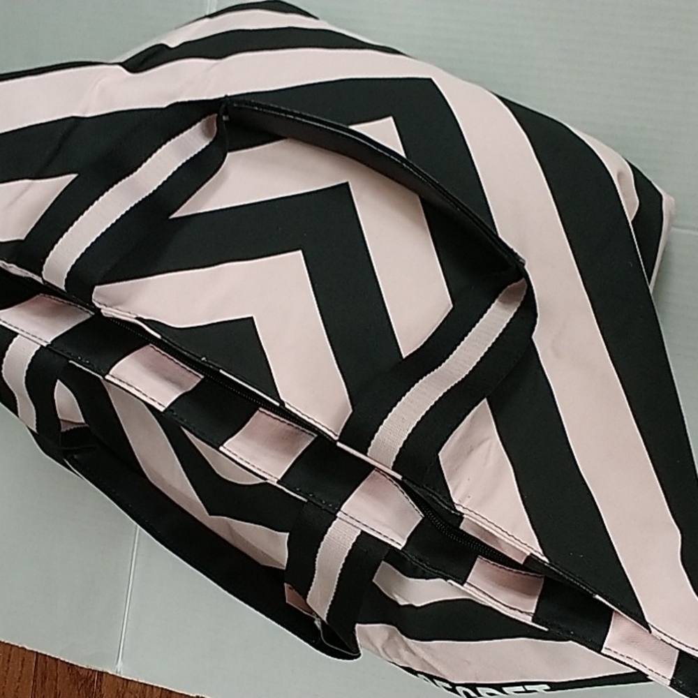 Victoria's Secret V Striped Limited Edition Pink/Black Weekender Tote Bag - Picture 9 of 11